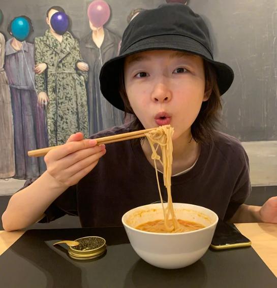 周冬雨身高体重多少斤啊,周冬雨身高体重真实多少斤