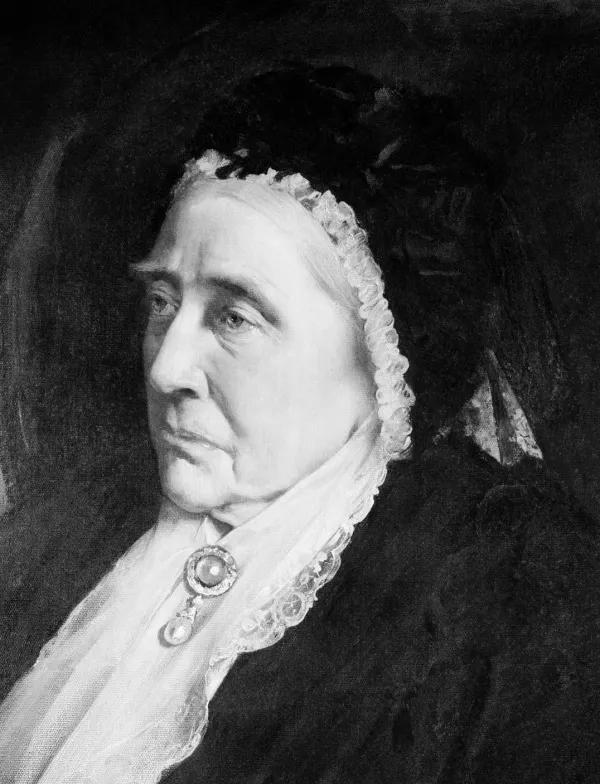 英女王最喜欢的首饰,英国王室珍珠胸针