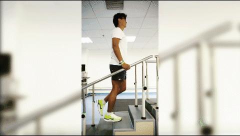 崴脚冰敷小技巧,崴脚怎么处理冰敷还是热敷