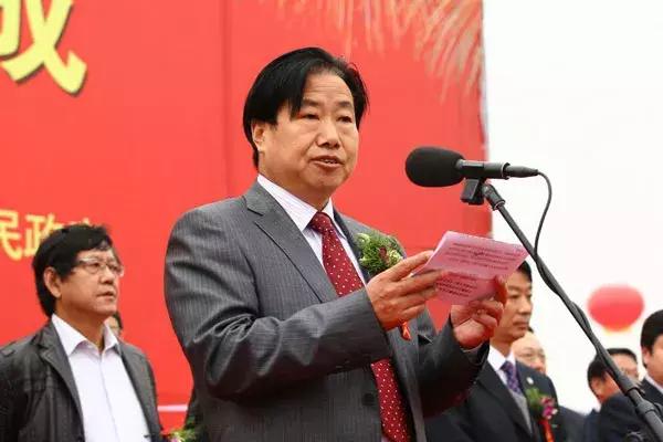 同福碗粥一年卖出5个亿，49岁办厂的他是如何做到的？