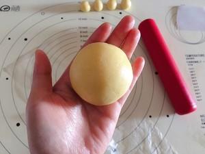 正宗港式菠萝包的做法,港式菠萝包的家常做法烤箱