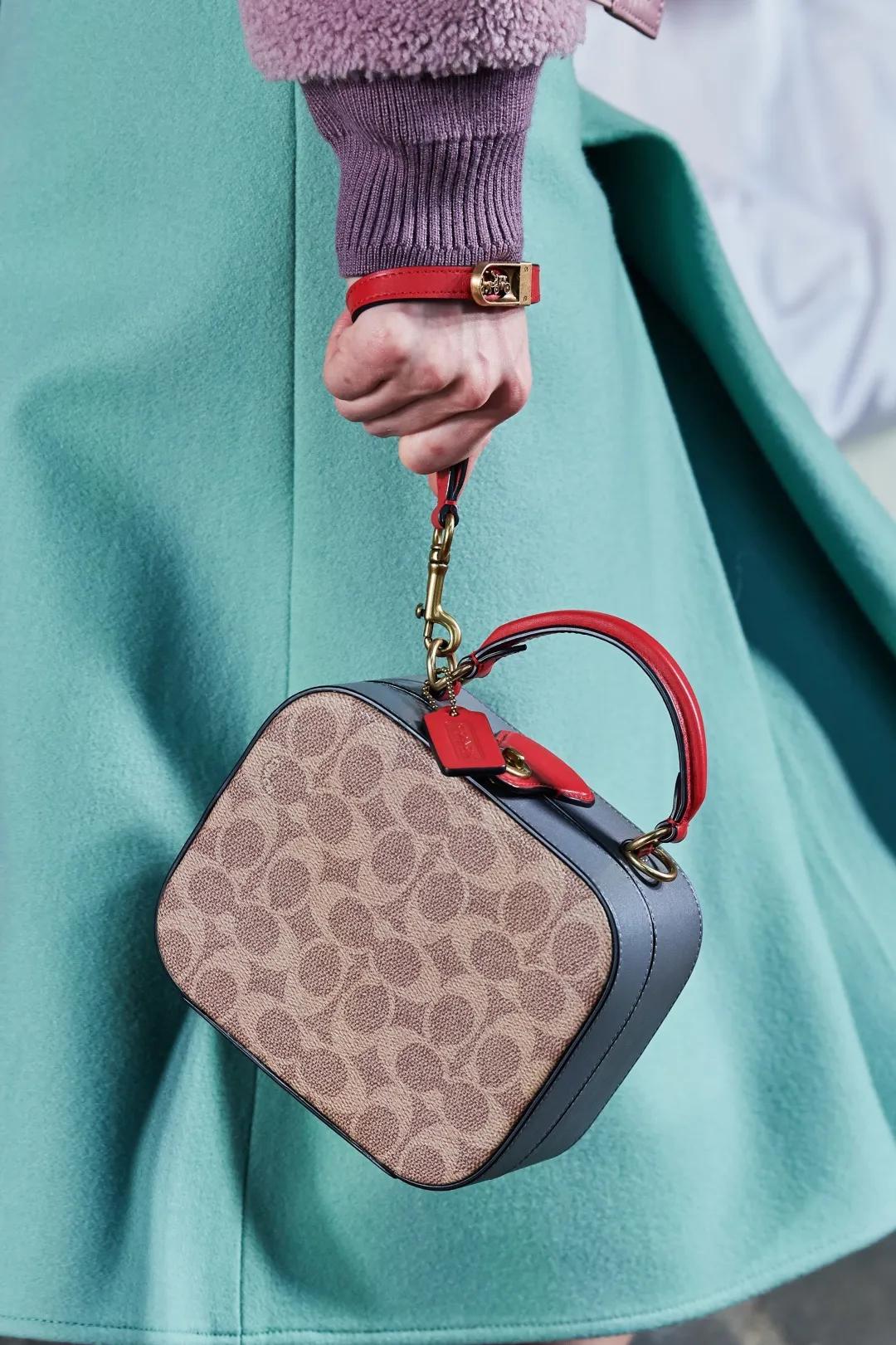 coach最受欢迎的包包,coach最新款包包2023