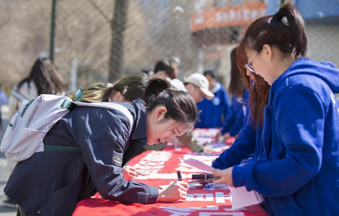大一新生买被子需要注意什么,大学开学被子自己买还是学校买