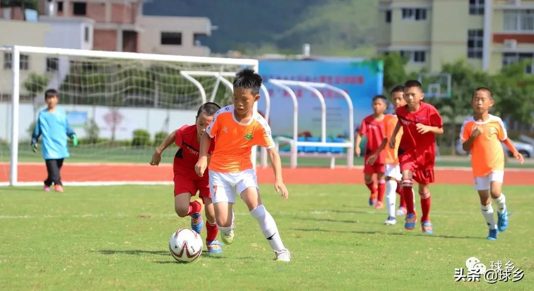 体教融合丨梅县区:中小学生足球联赛持续精彩,新城小学顽强夺冠