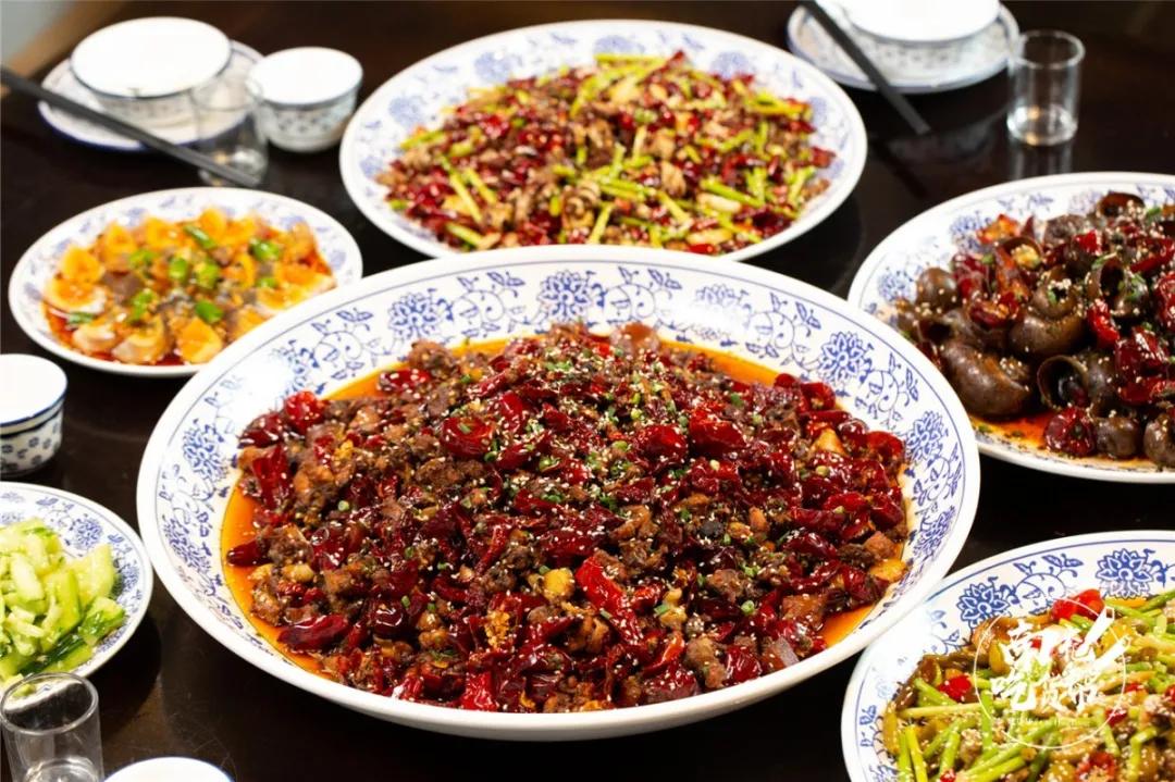 西充南鱼喃醉鸡菜单,南鱼喃醉鸡西充店面积有多大