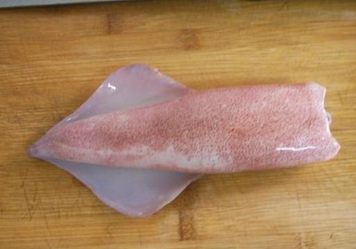 鱿鱼怎样切好看又好吃,卷卷的鱿鱼