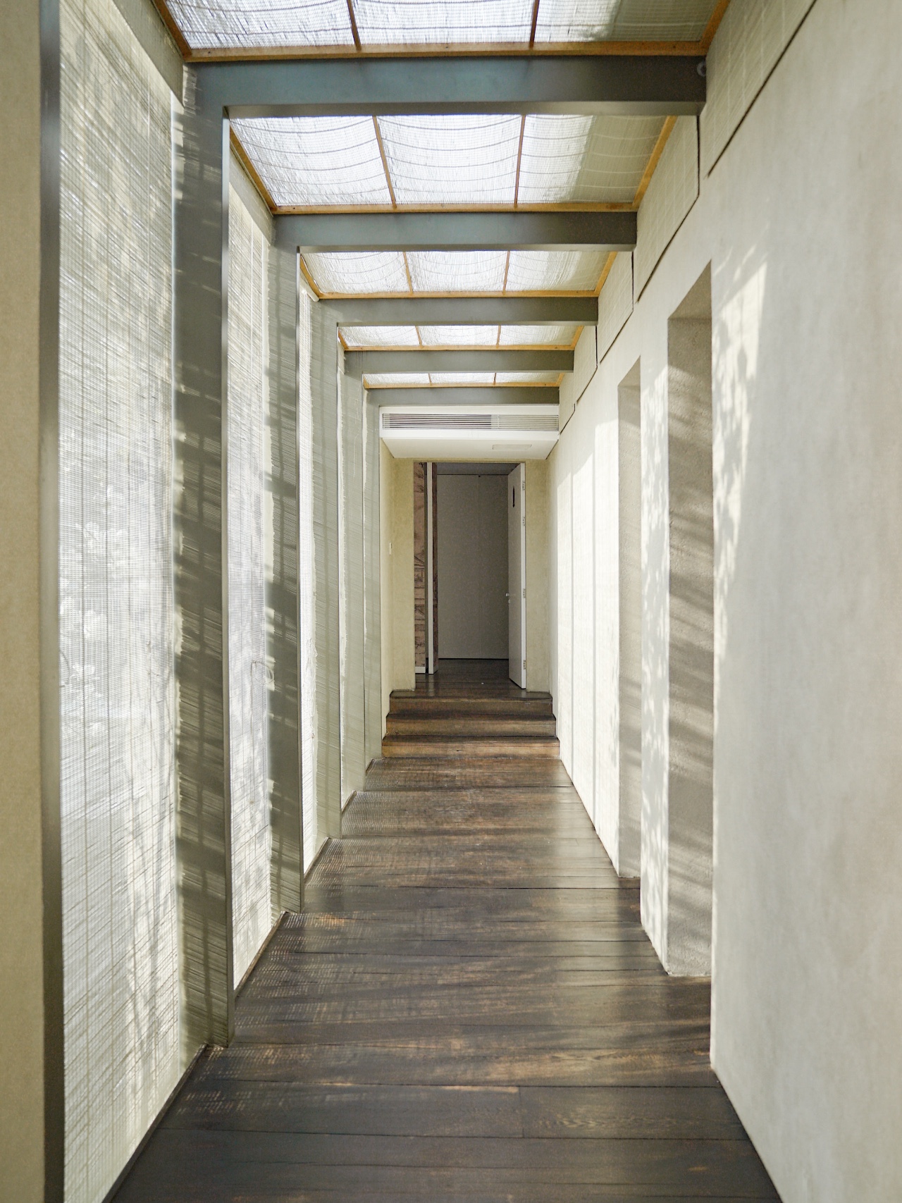 她买下别人挑剩的渣户型，花10年任性改造，浴缸像床那么大