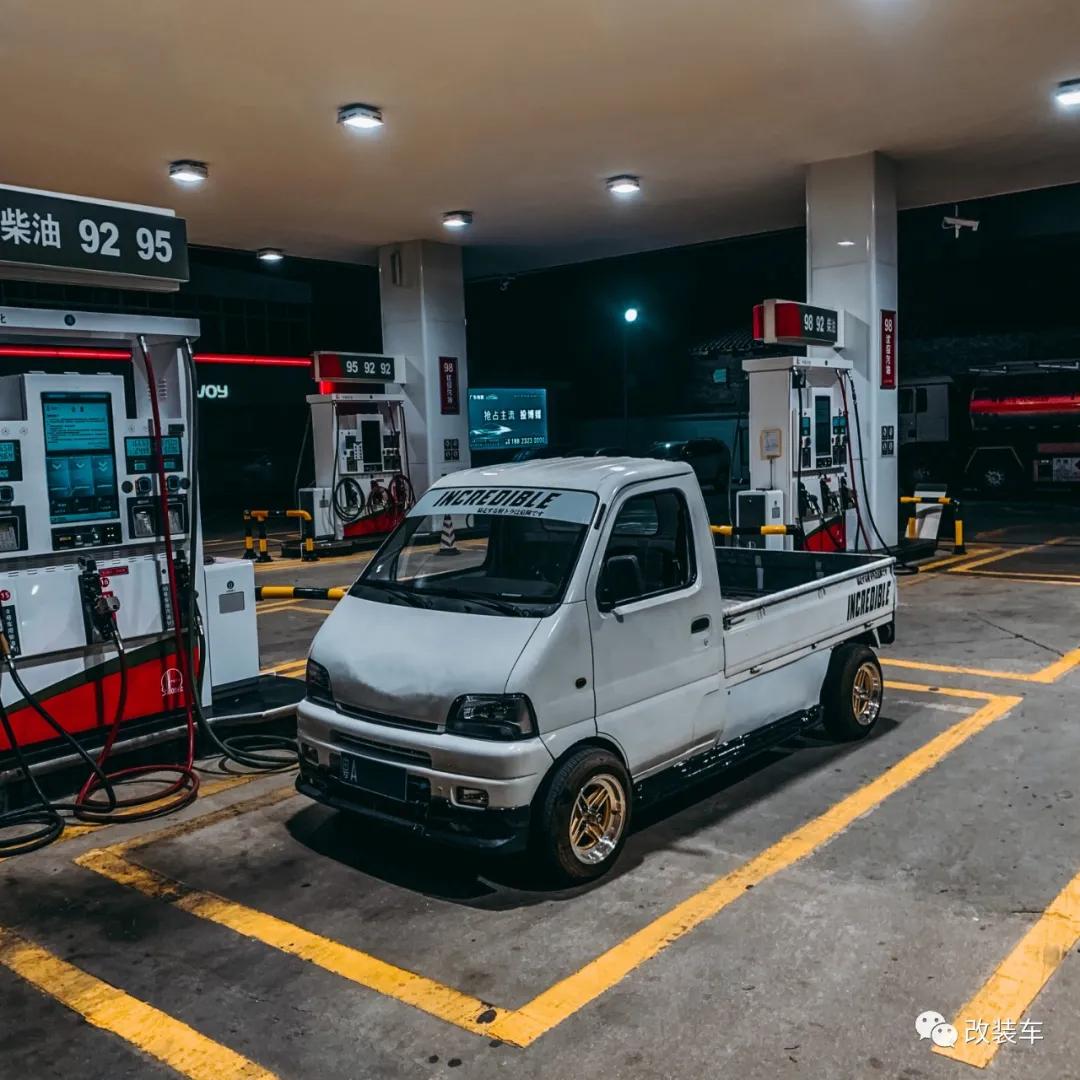 这动手能力也太强了！车友纯手工打造纯粹JDM小货车