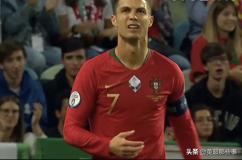c罗挑射破门葡萄牙,c罗挑射被纳尼头球越位视频