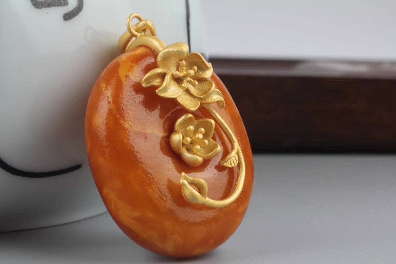 烤色蜜蜡和老蜜蜡有什么区别,烤色蜜蜡和老蜜蜡的鉴别