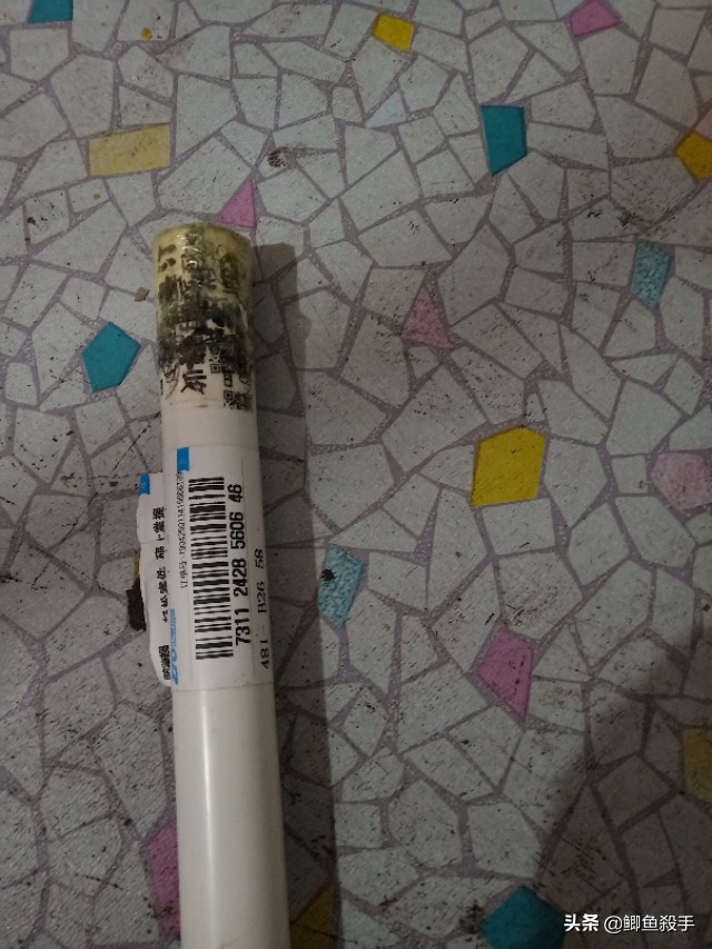 “高价”浮漂真的就能钓上鱼吗？“地摊货”也能狂拉板砖鲫！