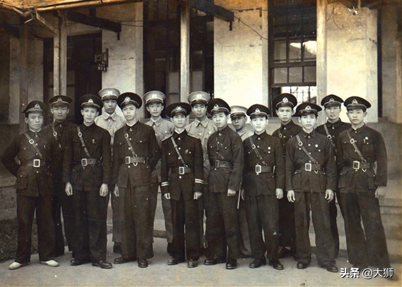 老天津卫有一种“爷”，贵贱不能惹，惹了准没好果子吃