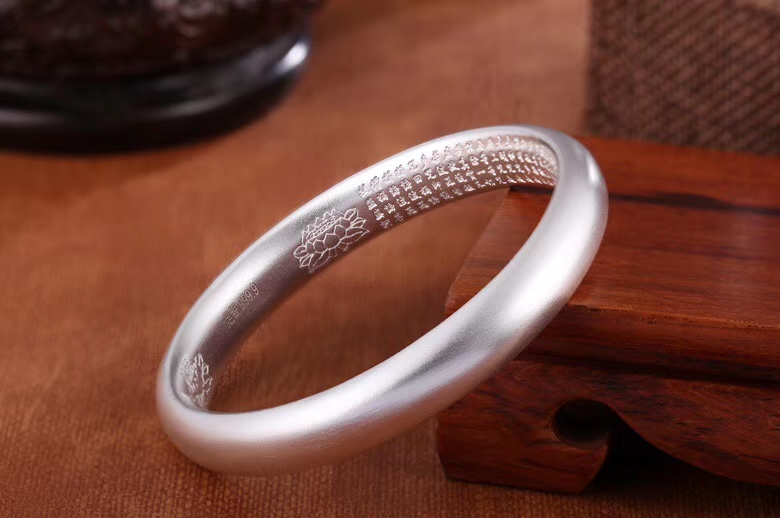 把银饰变亮的最好方法不伤害银饰,银饰变白了怎么洗掉