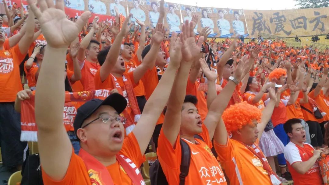 武汉卓尔0:5广州恒大,坚韧如钢铁温柔如蝶翼