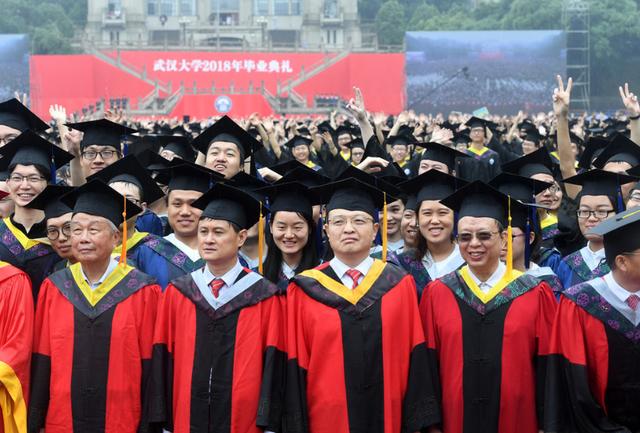 社科院博士好还是人大博士好,文科博士和理工科博士哪个值钱