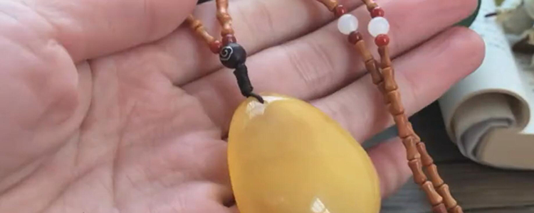 项链绳吊坠绳怎么打结编织教程,吊坠绳两头打结向左偏了怎么调整