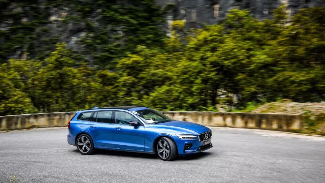带你领略诗与远方全新沃尔沃v60,试驾沃尔沃v60最新款