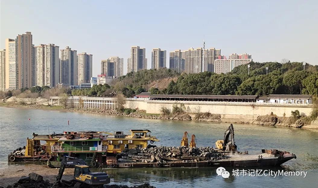 走过古老的石拱桥,长沙市洪山庙老桥哪年通车