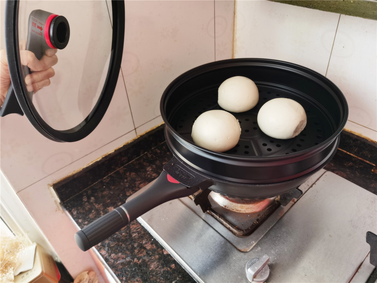 英国帝伯朗灵感系列紫钻钛金多用锅让居家烹饪变的快乐起来