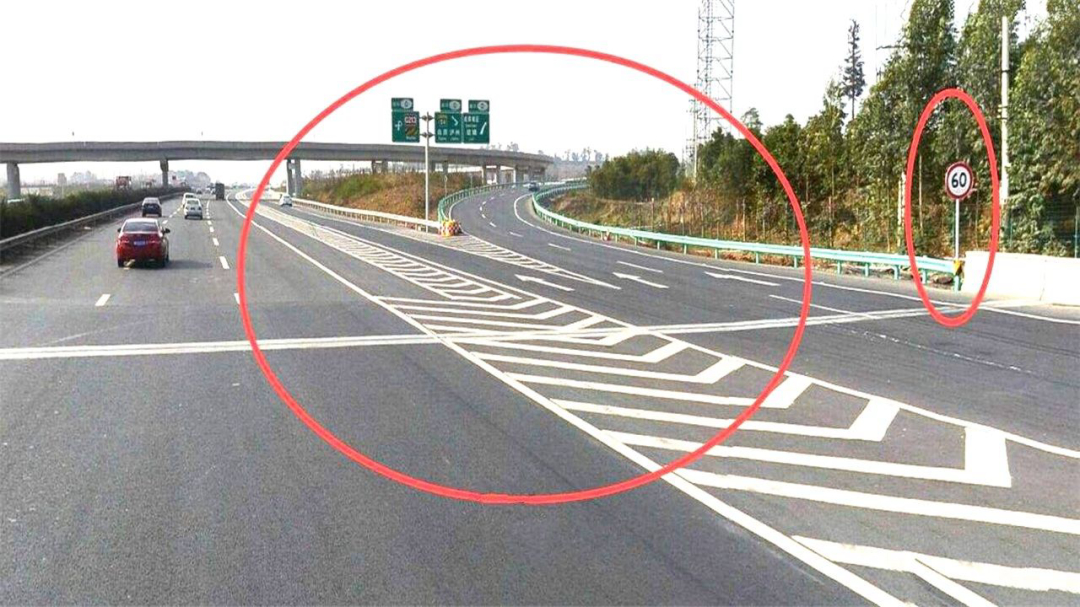 交警:再强调一次,记住了!下高速时没有这个动作,一律扣3分