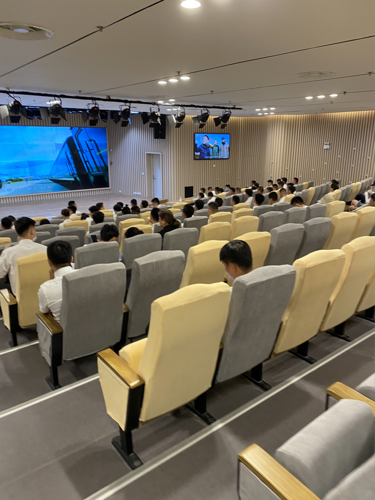 完全不会英语怎么面试空乘,英语空乘面试好不好