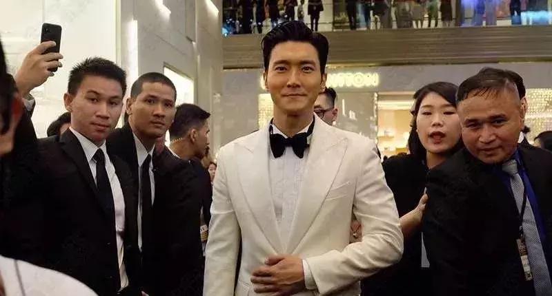 暹罗天地iconsiam泰餐攻略,曼谷新地标