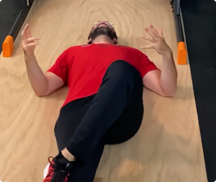 深蹲屁股向一边歪怎么解决,深蹲骨盆偏移都有哪些原因