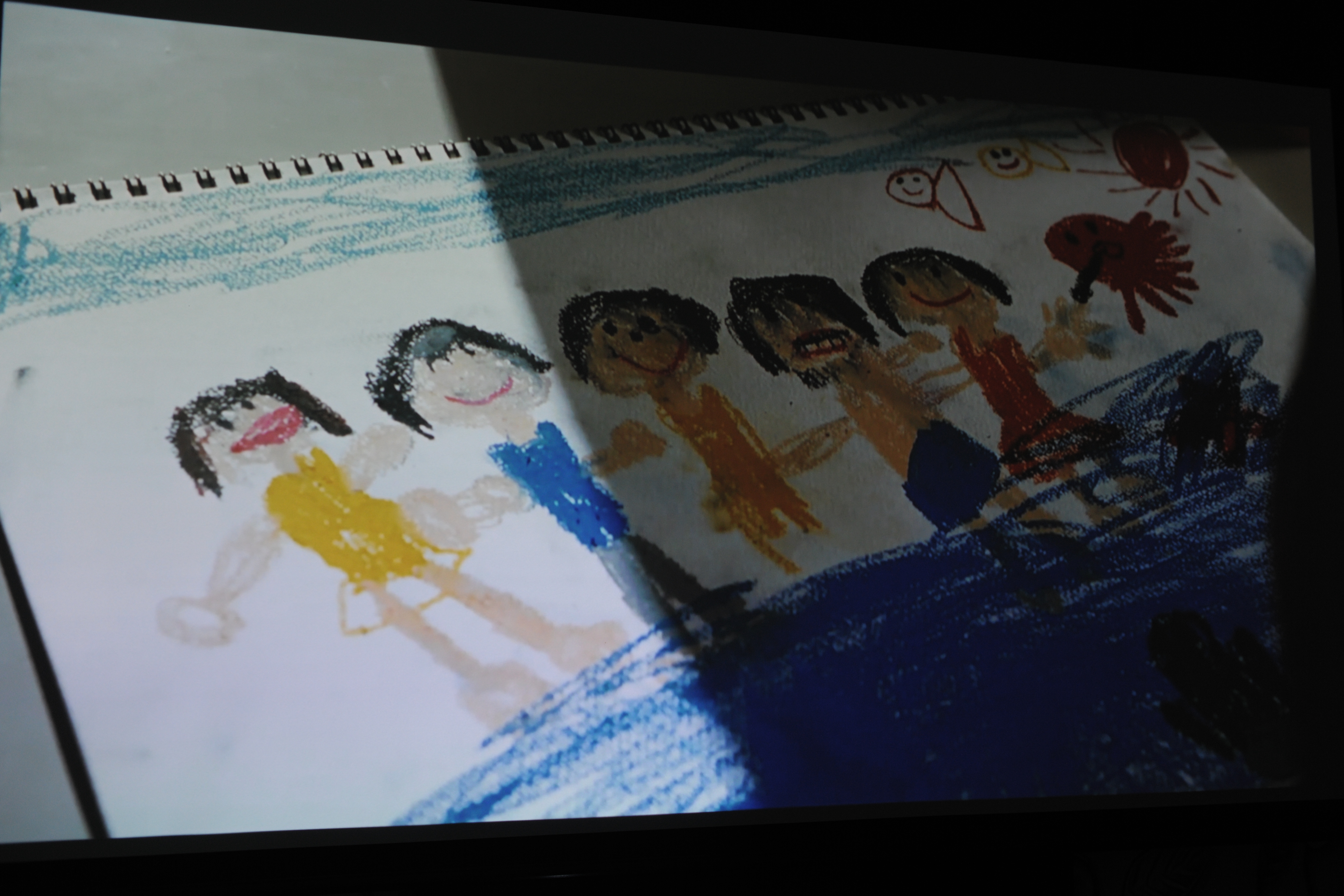 家庭投影机选什么样的幕布,家庭投影仪不要幕布