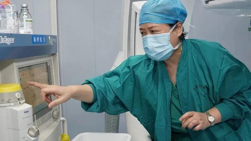 老年人主动脉瓣重度关闭不全,重度主动脉瓣狭窄不手术能活多久