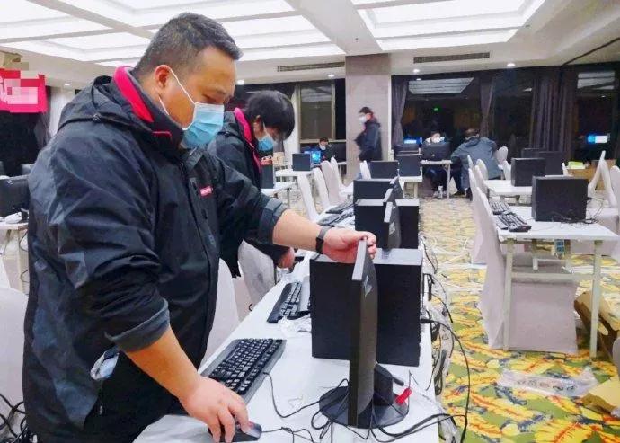 与时间赛跑，为生命逆行，星夜兼程奔向武汉