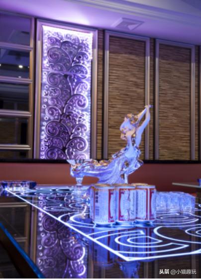 全世界最美的溶洞温泉,很美的天然溶洞温泉