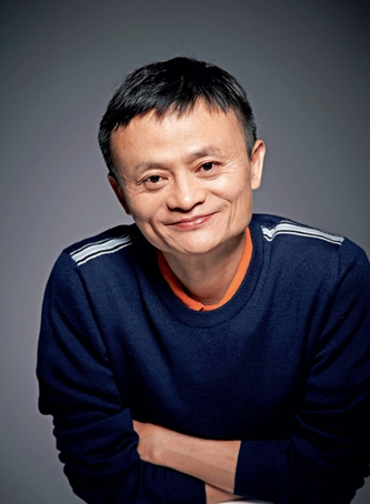 马云推销被公务员拒绝，20年后马云成首富，网友：当年那位老爷呢