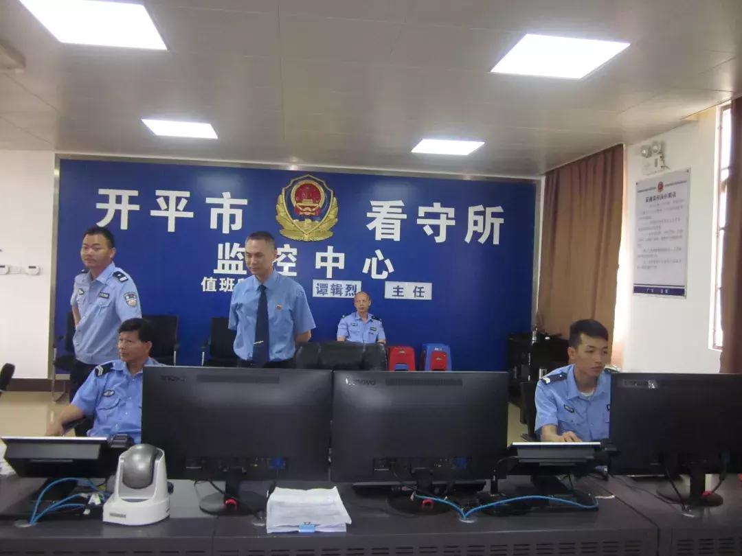 进入“高墙”内的世界，他们的一天工作开始了…