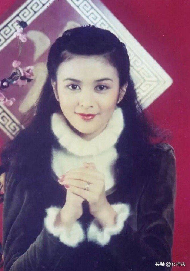 香港女明星关之琳美艳绝伦,香港女星颜值巅峰关之琳