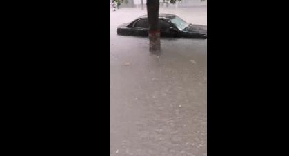 暴雨图片朋友圈,石家庄暴雨拍摄图片真实
