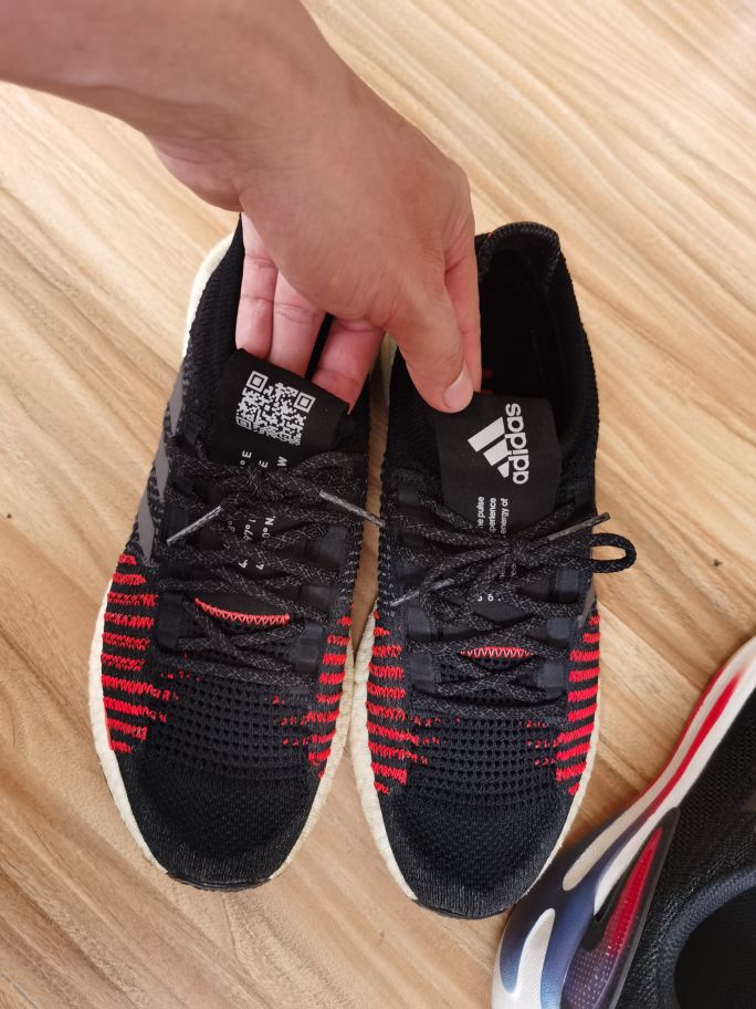 鸿星尔克哪双跑鞋更有性价比,鸿星尔克最好的一双跑鞋是什么