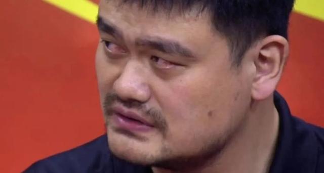 名记怒了:姚明仅仅是一个成功的运动员,篮协主席的角色应该批评