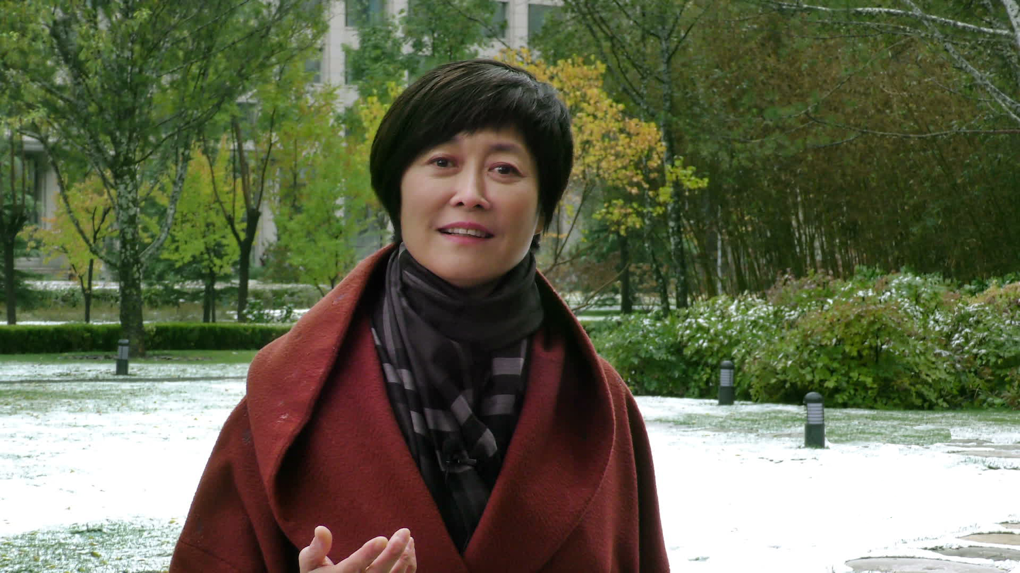 敬一丹64岁生日当天，母亲离世，泪水中的生命轮回