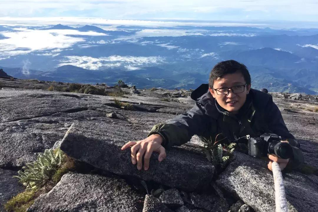 他的工作是厨师的英文,他的工作是什么英文句子