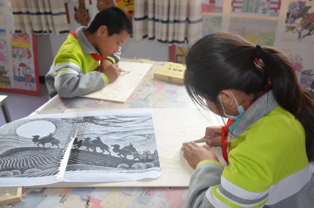 白银文明校园,文明校园七彩童年舞蹈