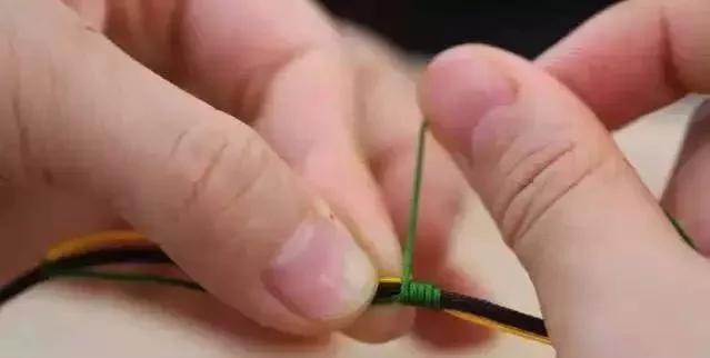 最容易学会的手串打结方法,小叶紫檀手串编绳打结