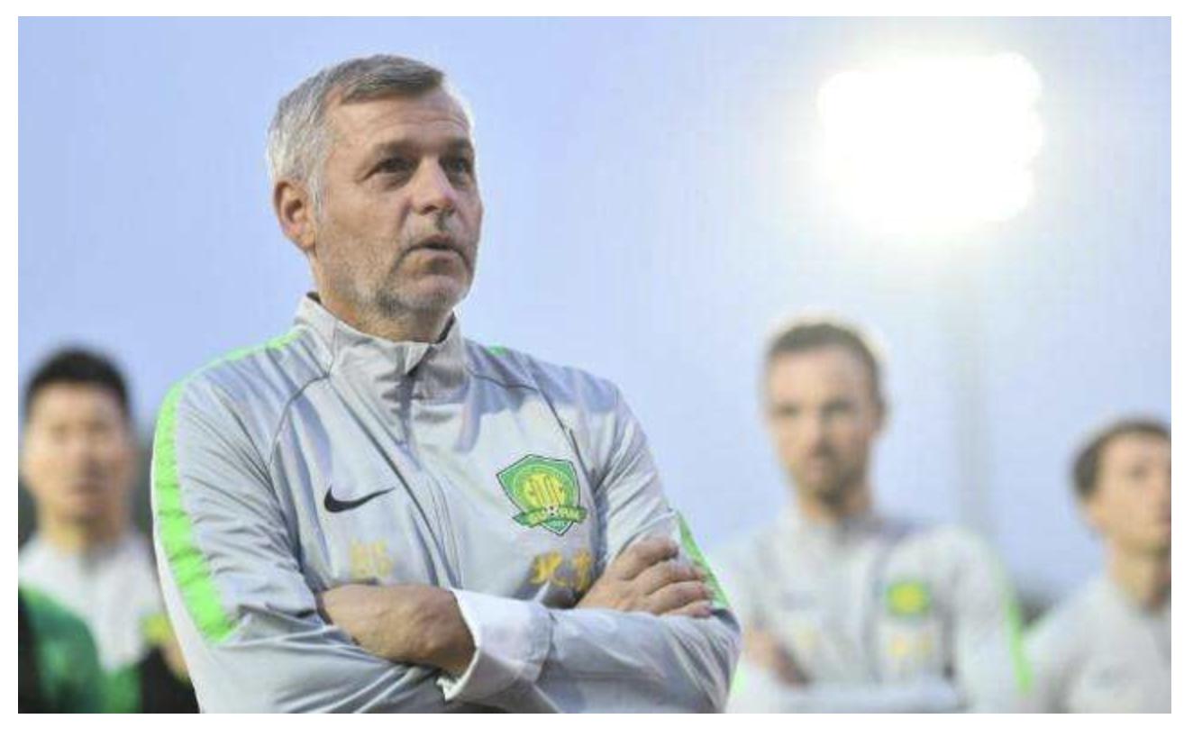 千古奇冤下场,施密特带领国安取得的成绩