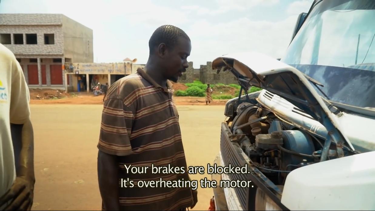 非洲小哥淘来法国二手车开出租，280公里只要47元，但要开12小时