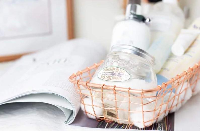 长期贴胶布皮肤干裂起皮,脚后跟皮肤干裂起皮怎么办