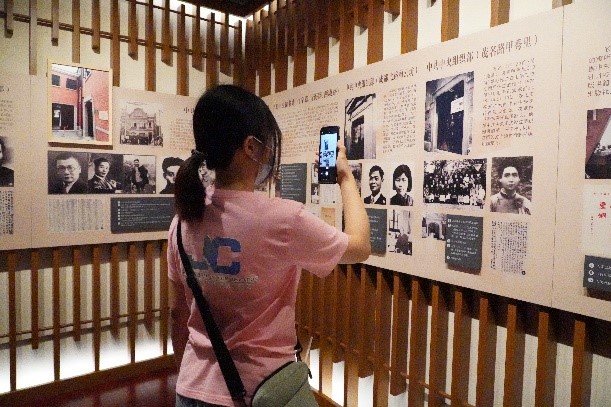 前路漫漫，光阴匆匆，先辈常驻吾心