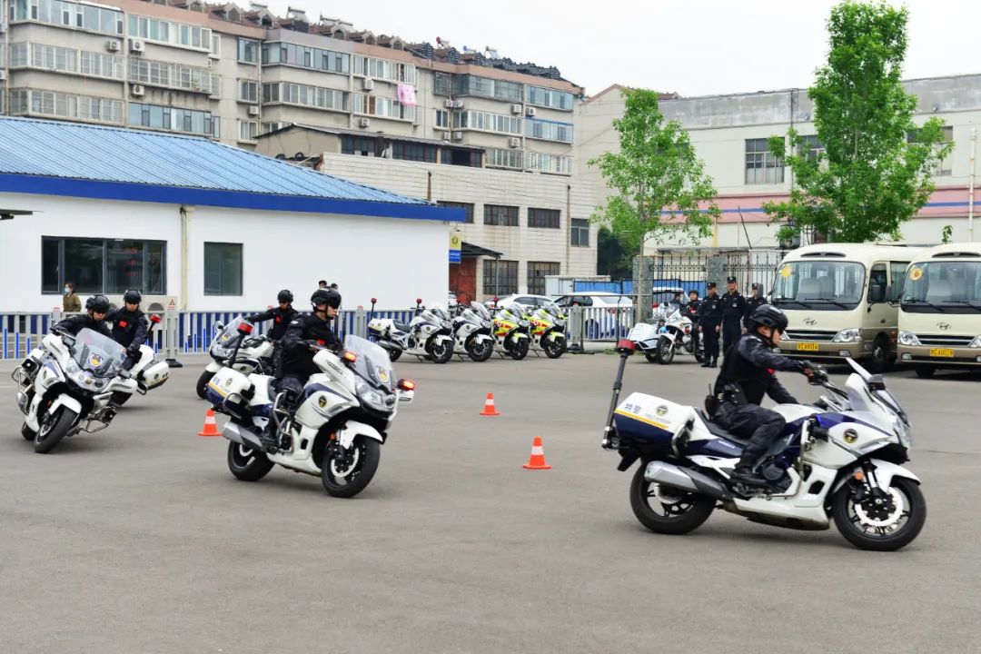 90后民警作品欣赏,青年民警自我风采展示