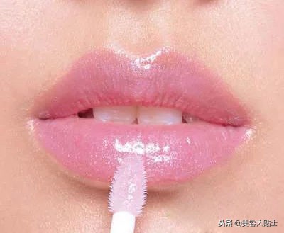 冬季嘴唇干燥起皮的妙招,秋冬嘴唇起皮怎么防止