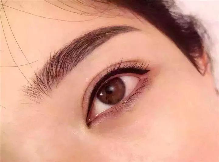 做了美瞳线眼睛变红了,美瞳线怎样做才好看视频
