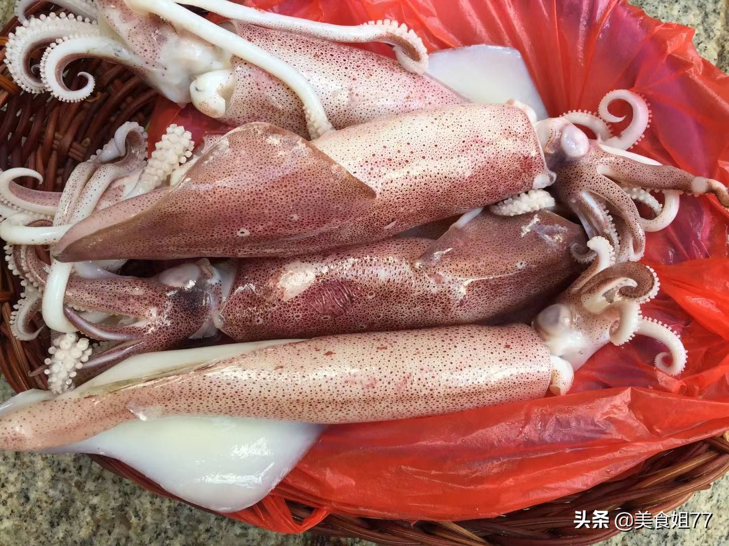 鱿鱼脖怎么炒才好吃不腥也不辣,鱿鱼怎么炒好吃又简单又不腥