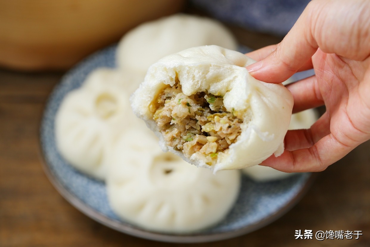 蒸包子是冷水蒸还是开水蒸包子,蒸包子是用冷水蒸好还是开水蒸好
